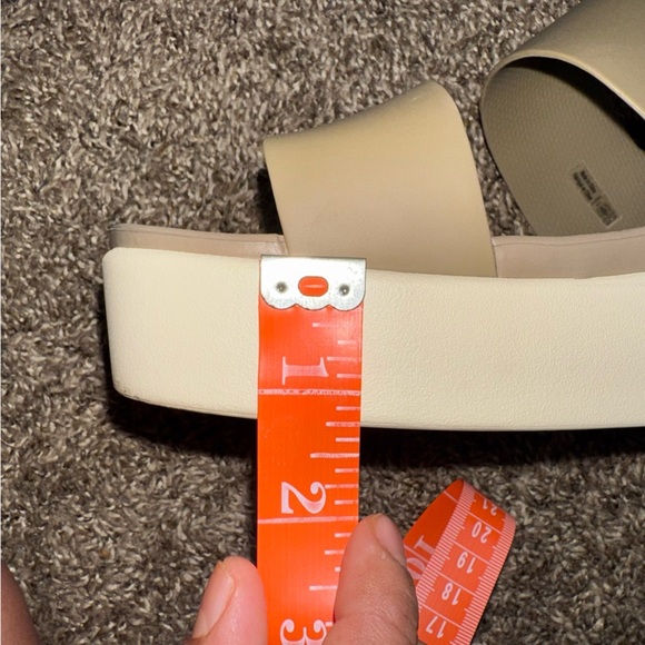 Crocs Women's Brooklyn Low Wedge size 11 - Picture 6 of 10